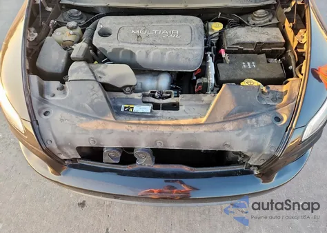 2015 Jeep Cherokee Latitude z USA, uszkodzony, nr VIN 1C4PJLCB0FW607712